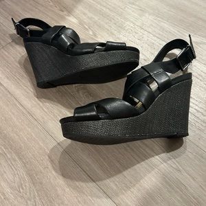 Gianni Bini Tall Black Wedge Sandals-large silver buckles Size 8 M